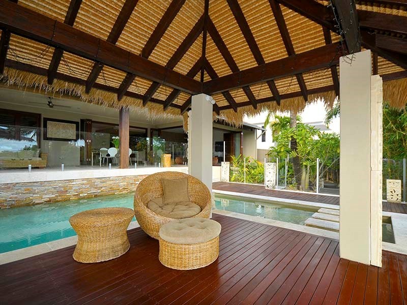 9 Savoy Drive, Broadbeach Waters QLD 4218