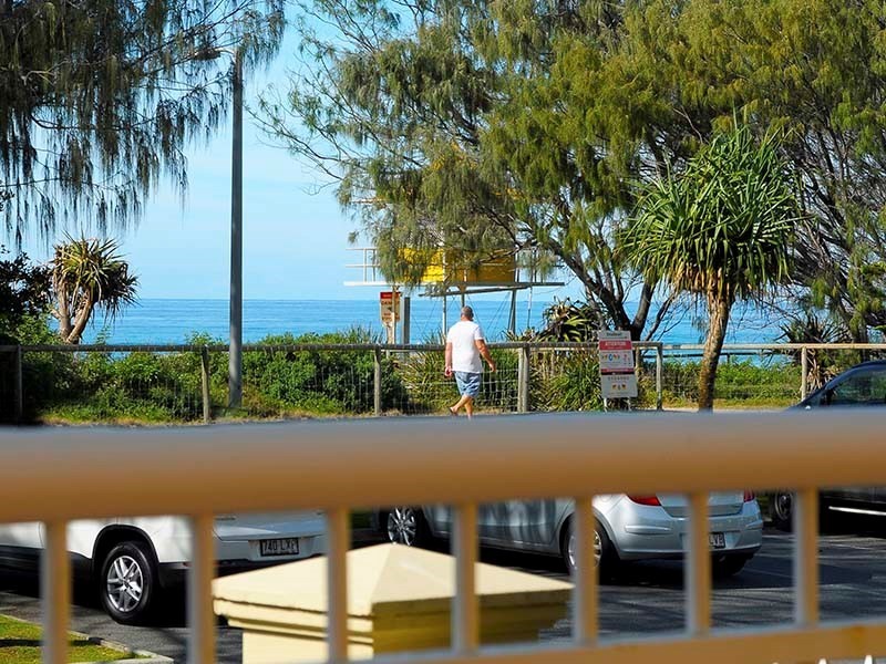 Unit 40/122 Old Burleigh Road, Broadbeach QLD 4218