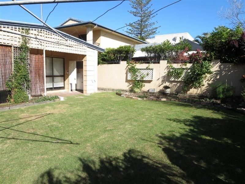 27 Dudley Street, Mermaid Beach QLD 4218