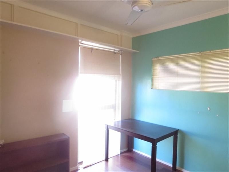 27 Dudley Street, Mermaid Beach QLD 4218