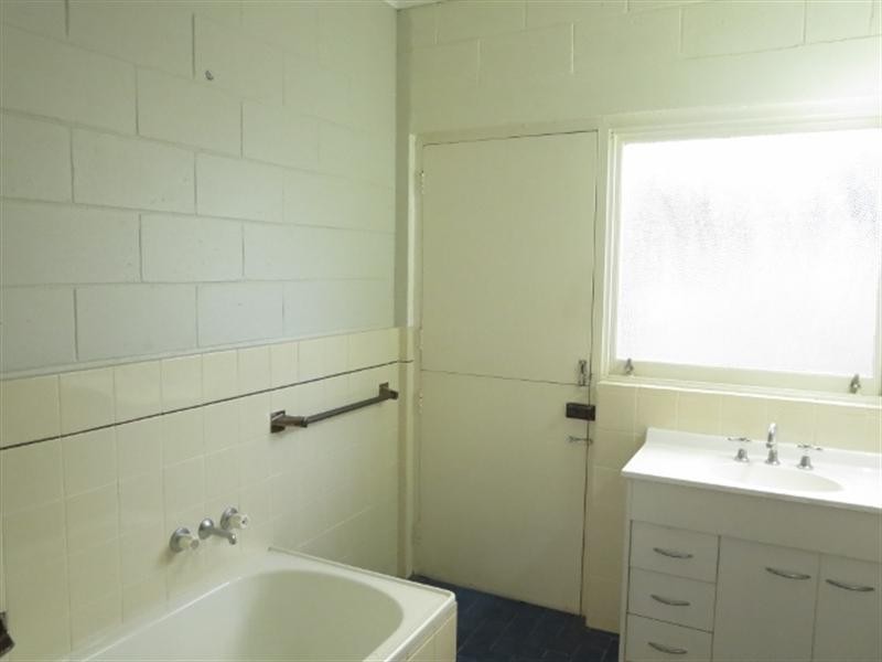 27 Dudley Street, Mermaid Beach QLD 4218