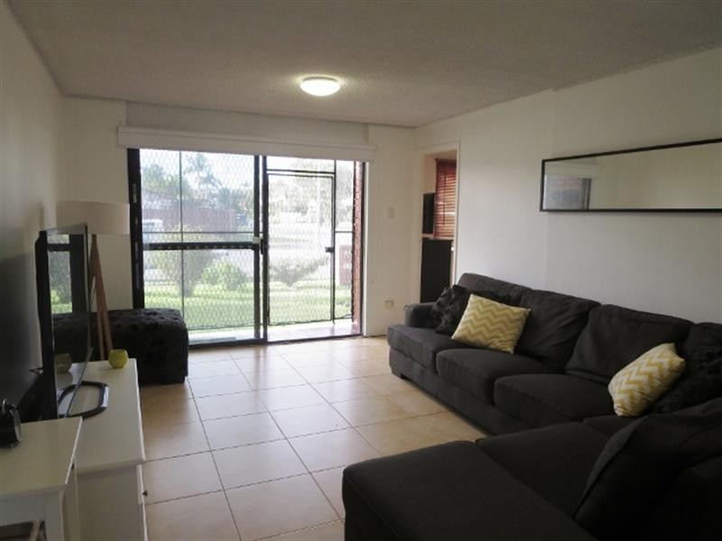 1/14 Oceanic Drive, Mermaid Waters QLD 4218