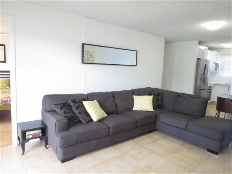 1/14 Oceanic Drive, Mermaid Waters QLD 4218