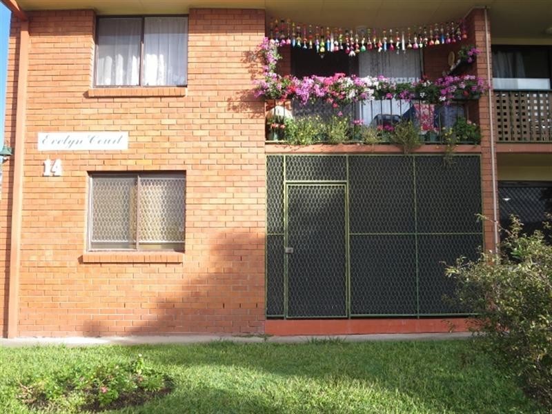 1/14 Oceanic Drive, Mermaid Waters QLD 4218