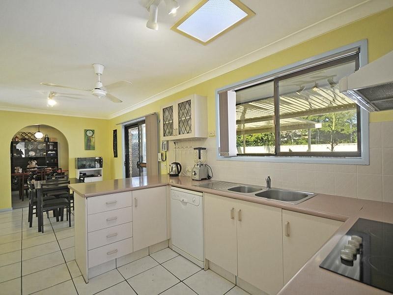 22 Wanneroo Court, Mermaid Waters QLD 4218