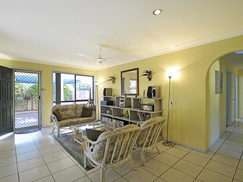 22 Wanneroo Court, Mermaid Waters QLD 4218