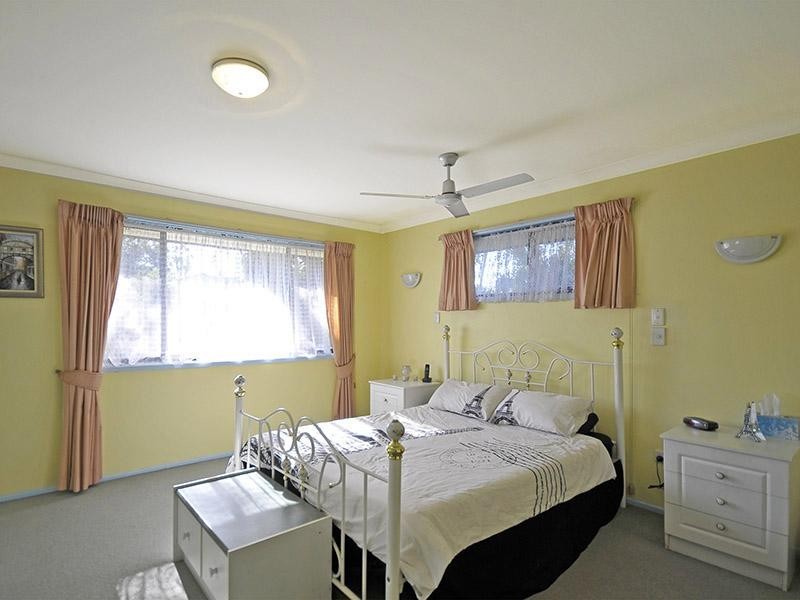 22 Wanneroo Court, Mermaid Waters QLD 4218