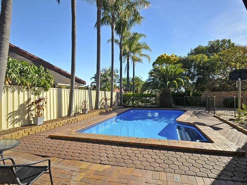 22 Wanneroo Court, Mermaid Waters QLD 4218