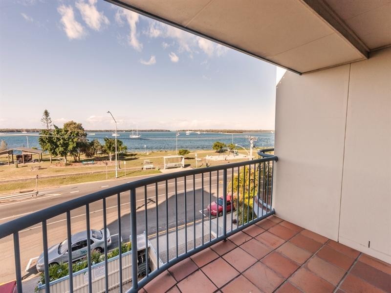 9/550 Marine Parade, Biggera Waters QLD 4216