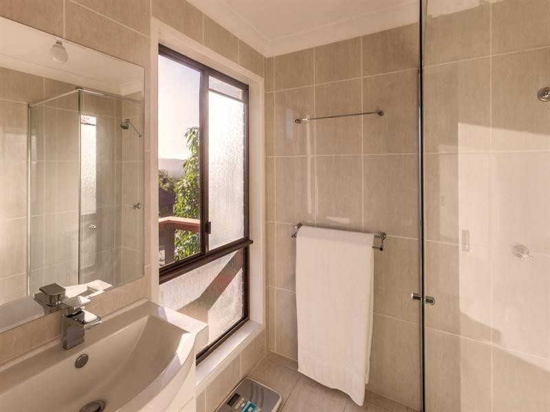 2 Moray Court, Highland Park QLD 4211