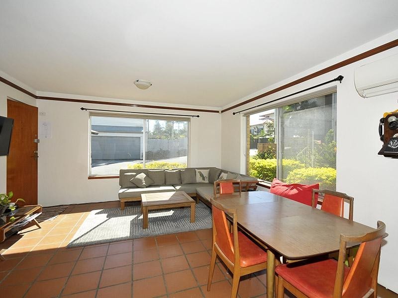 1/196 Hedges Avenue, Mermaid Beach QLD 4218