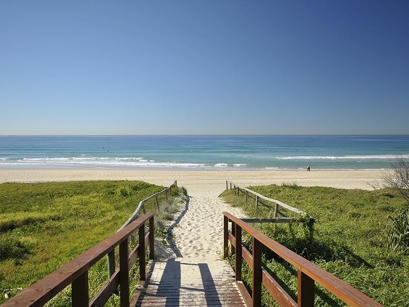 1/196 Hedges Avenue, Mermaid Beach QLD 4218