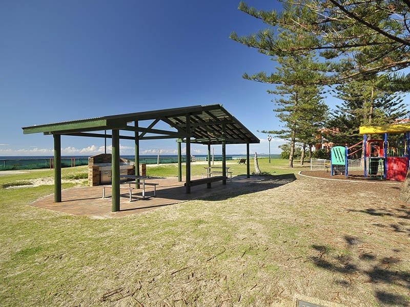 1/196 Hedges Avenue, Mermaid Beach QLD 4218