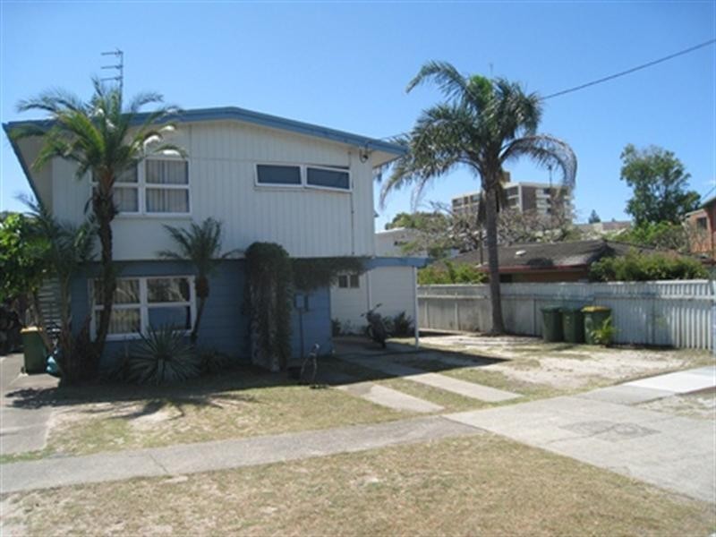 2/38 Messines Crescent, Miami QLD 4220