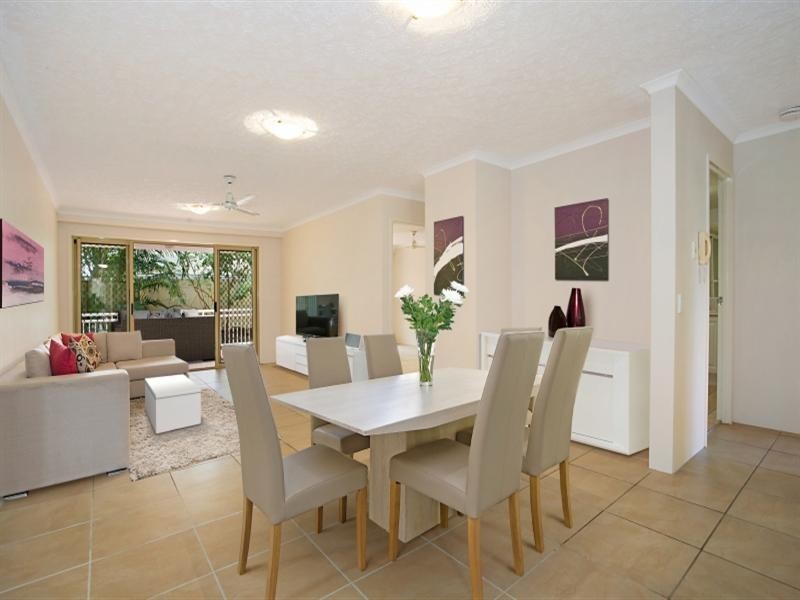 4/2103 Gold Coast Highway, Miami QLD 4220