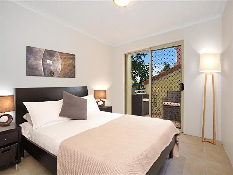 4/2103 Gold Coast Highway, Miami QLD 4220