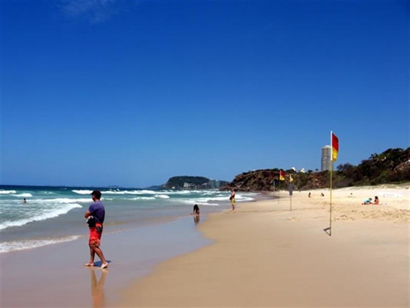 4/2103 Gold Coast Highway, Miami QLD 4220