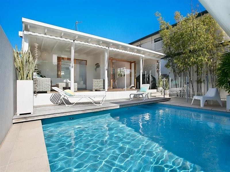 18 William Street, Mermaid Beach QLD 4218