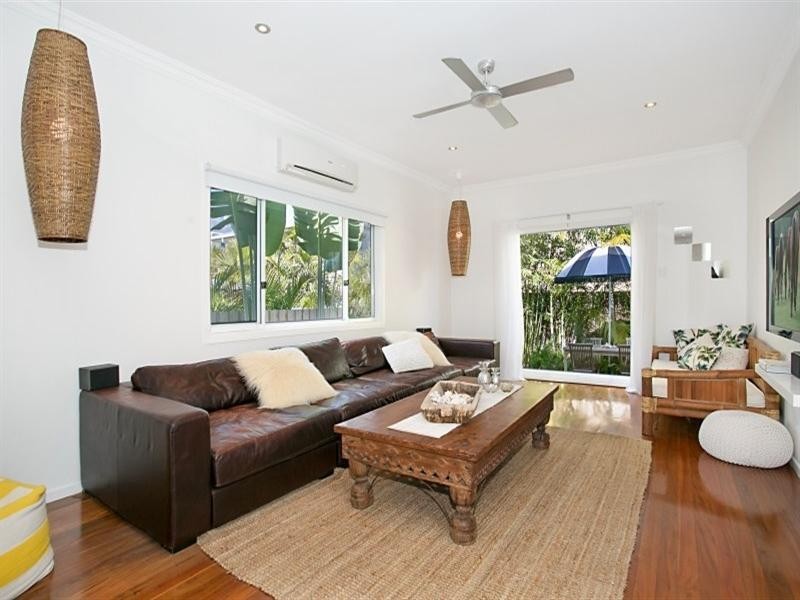 18 William Street, Mermaid Beach QLD 4218