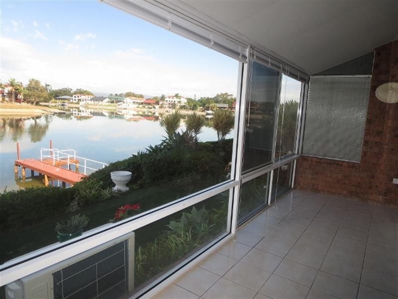 2/4 Bacardi Court, Mermaid Waters QLD 4218