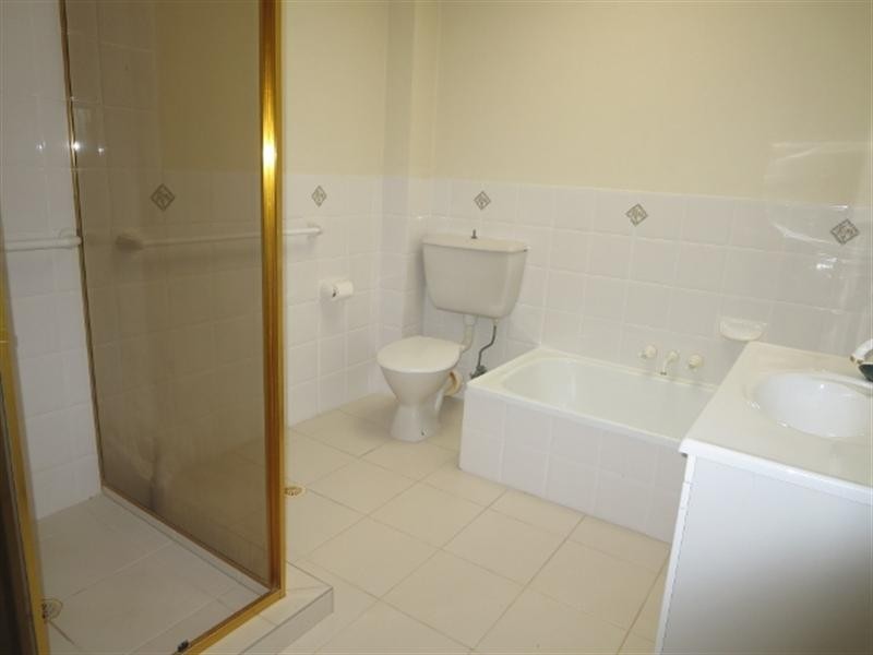 2/4 Bacardi Court, Mermaid Waters QLD 4218