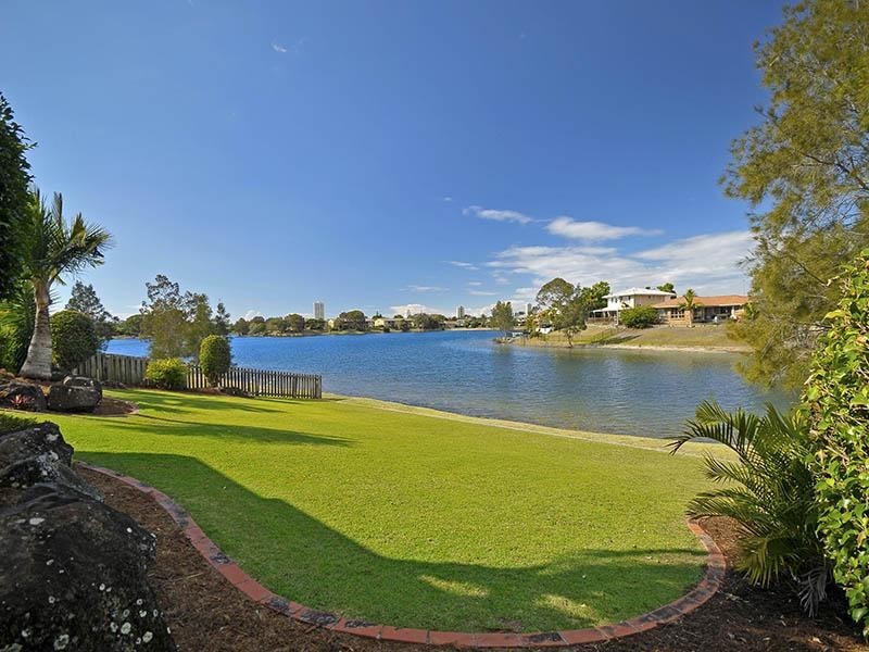 94 Honeyeater Drive, Burleigh Waters QLD 4220