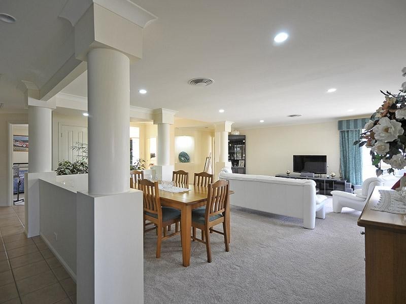 94 Honeyeater Drive, Burleigh Waters QLD 4220