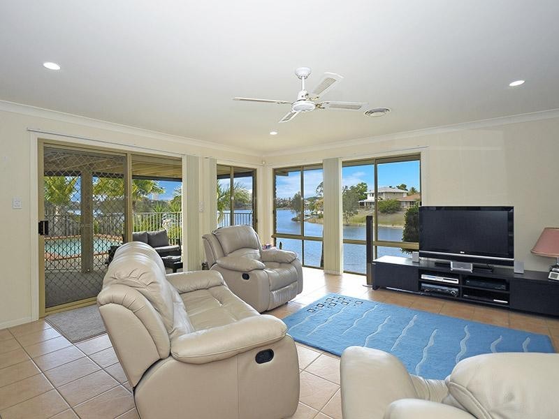 94 Honeyeater Drive, Burleigh Waters QLD 4220