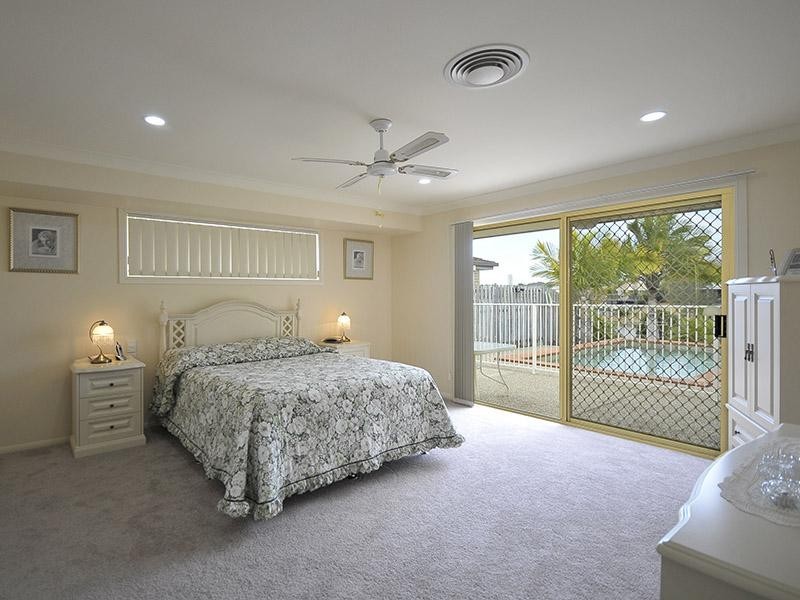 94 Honeyeater Drive, Burleigh Waters QLD 4220