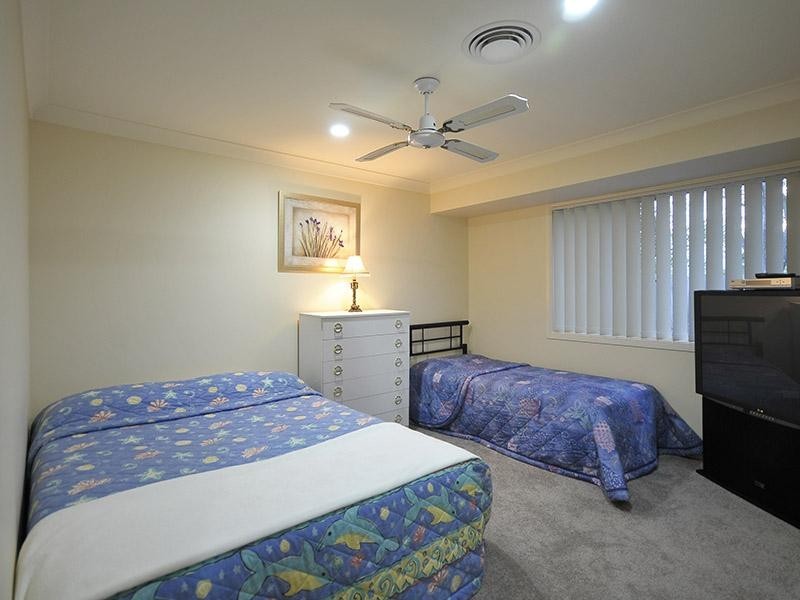 94 Honeyeater Drive, Burleigh Waters QLD 4220