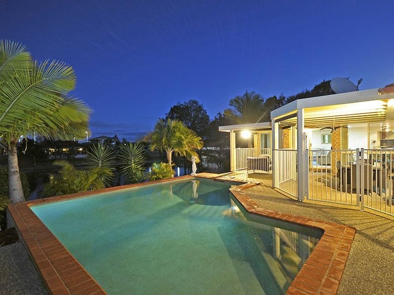 94 Honeyeater Drive, Burleigh Waters QLD 4220