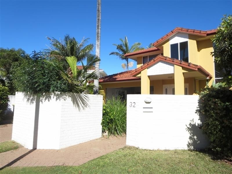 16/32 Meadowview Drive, Carrara QLD 4211
