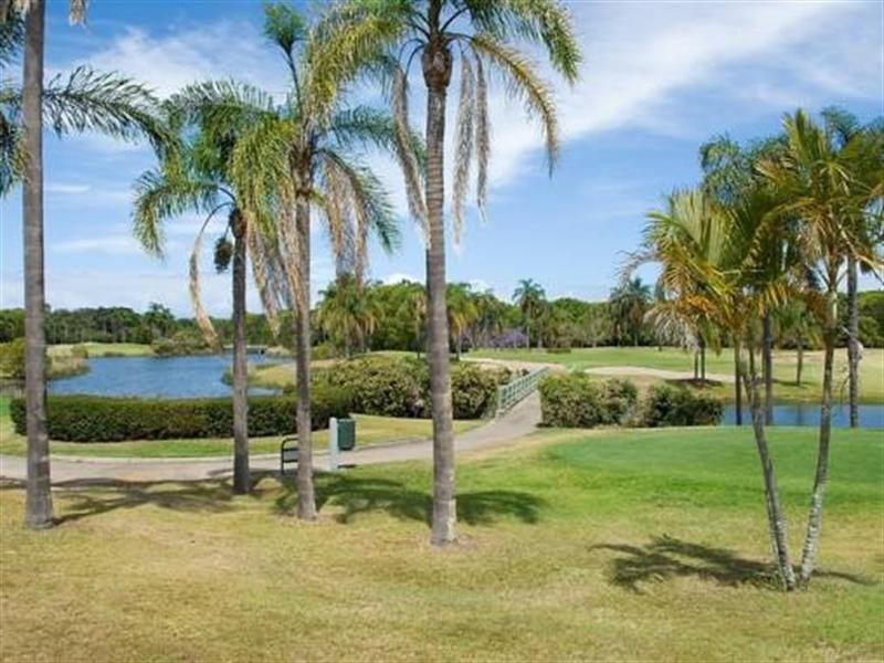 16/32 Meadowview Drive, Carrara QLD 4211