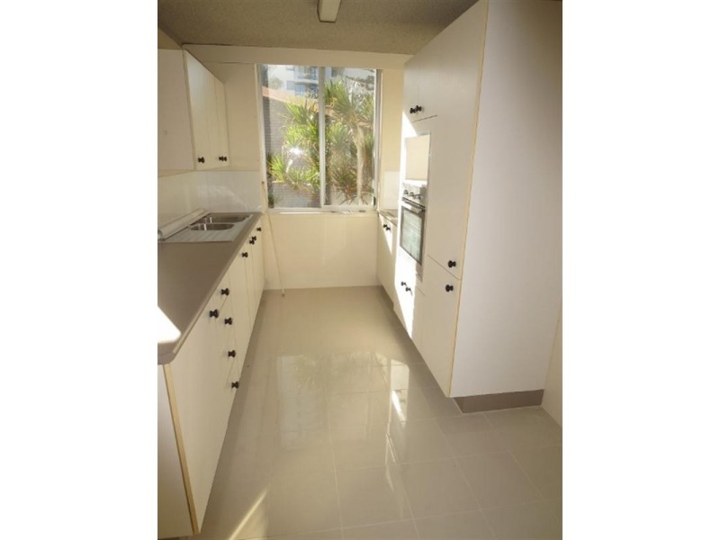 2/10 Frederick Street, Broadbeach QLD 4218