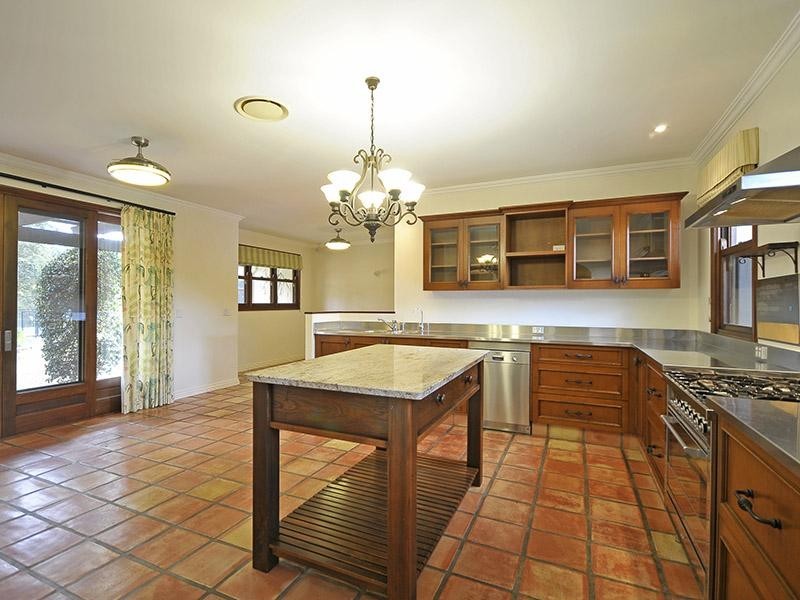 33 Moondance Court, Bonogin QLD 4213
