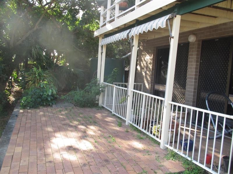 1/2 Orvieto Avenue, Mermaid Waters QLD 4218