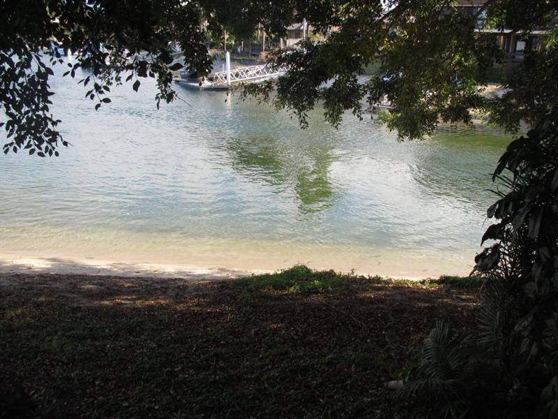 1/2 Orvieto Avenue, Mermaid Waters QLD 4218