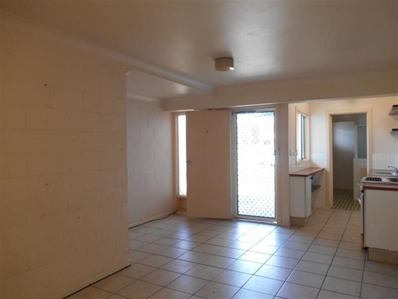 2/38 Messines Crescent, Miami QLD 4220