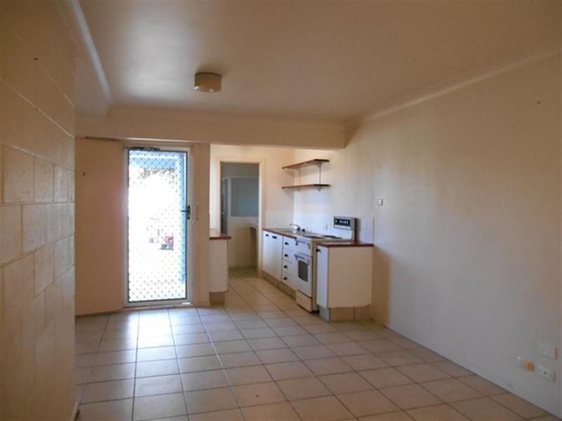 2/38 Messines Crescent, Miami QLD 4220