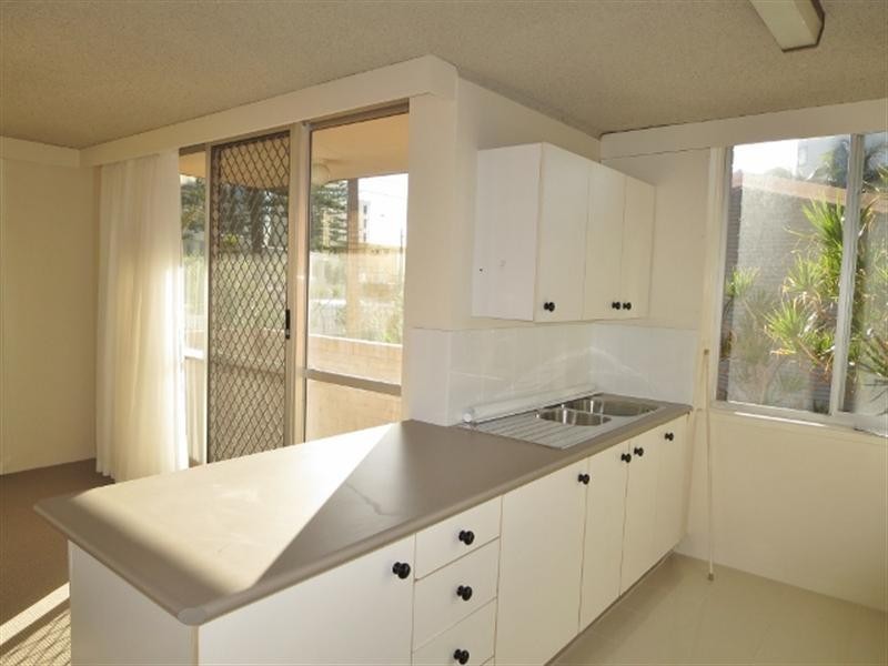 2/10 Frederick Street, Surfers Paradise QLD 4217