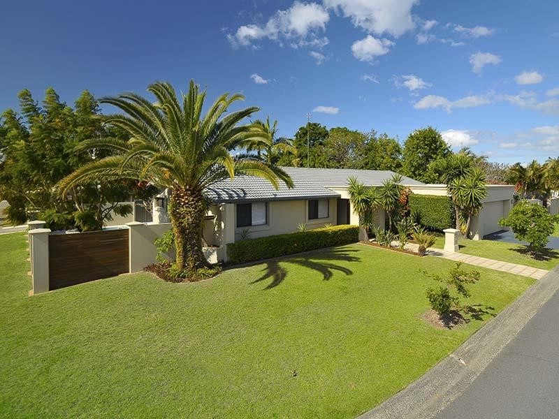 25 Launch Road, Mermaid Waters QLD 4218