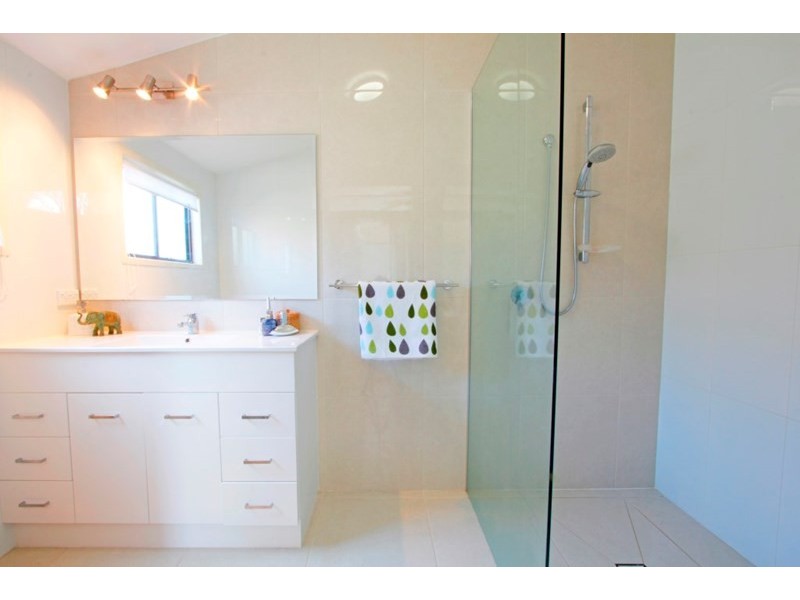 22 Carolina Close, Elanora QLD 4221