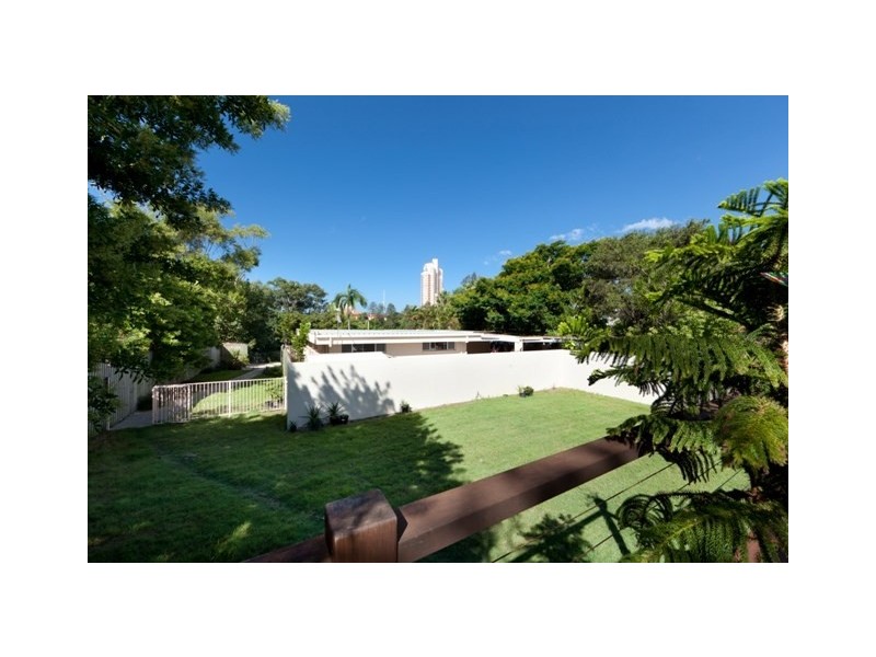 40 Karina Crescent, Broadbeach Waters QLD 4218