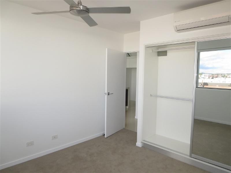 305/46-48 Peerless Avenue, Mermaid Beach QLD 4218