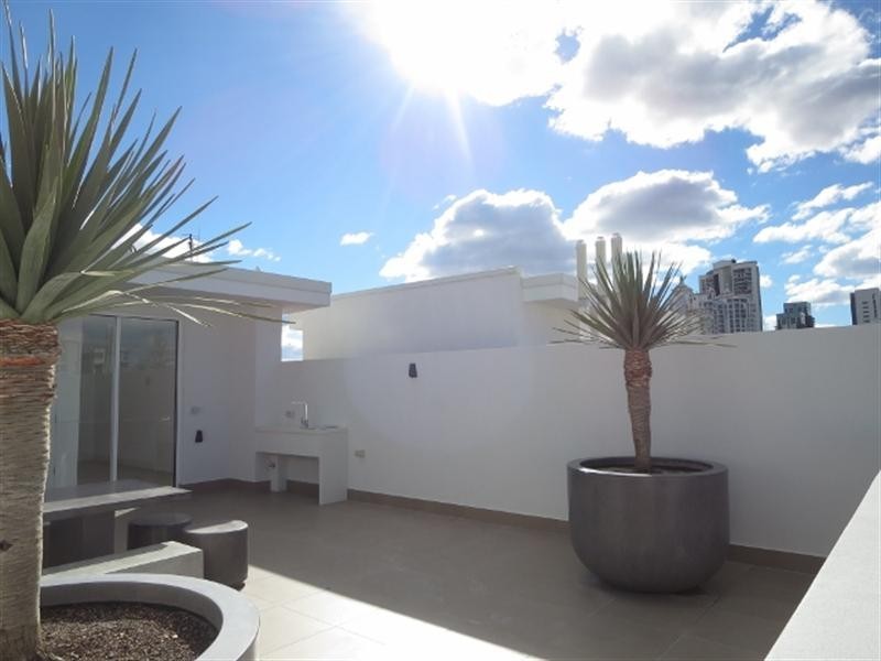 305/46-48 Peerless Avenue, Mermaid Beach QLD 4218