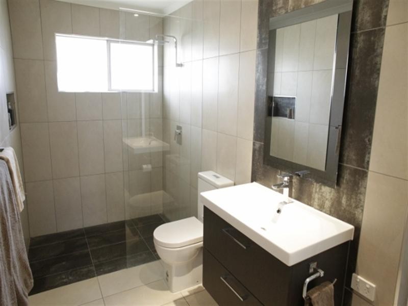 75 Clear Island Road, Broadbeach Waters QLD 4218