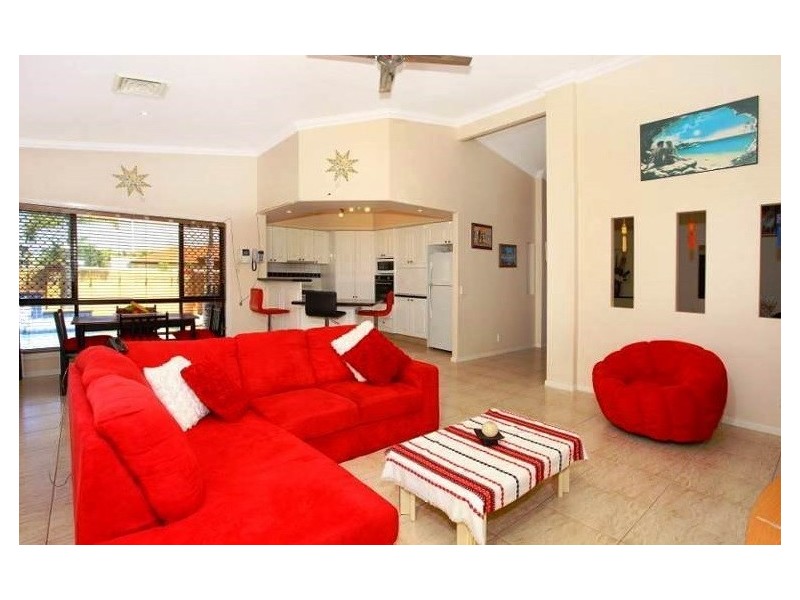 42 Arbuthnot Parade, Benowa Waters QLD 4217