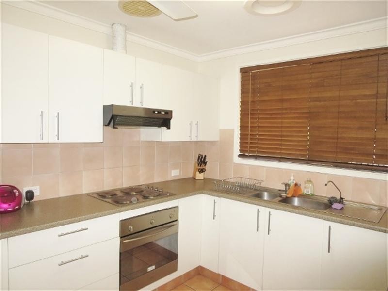 6/3 Duet Drive, Mermaid Waters QLD 4218