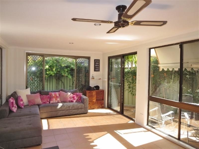 6/3 Duet Drive, Mermaid Waters QLD 4218