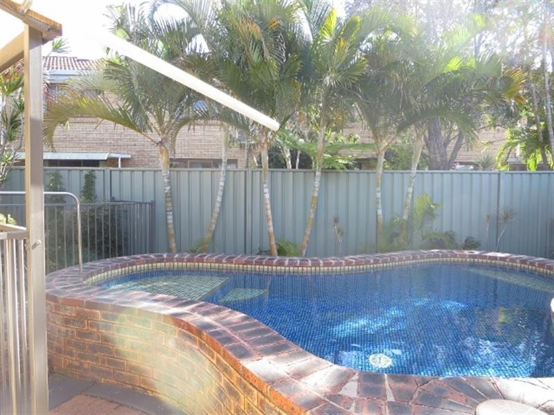6/3 Duet Drive, Mermaid Waters QLD 4218